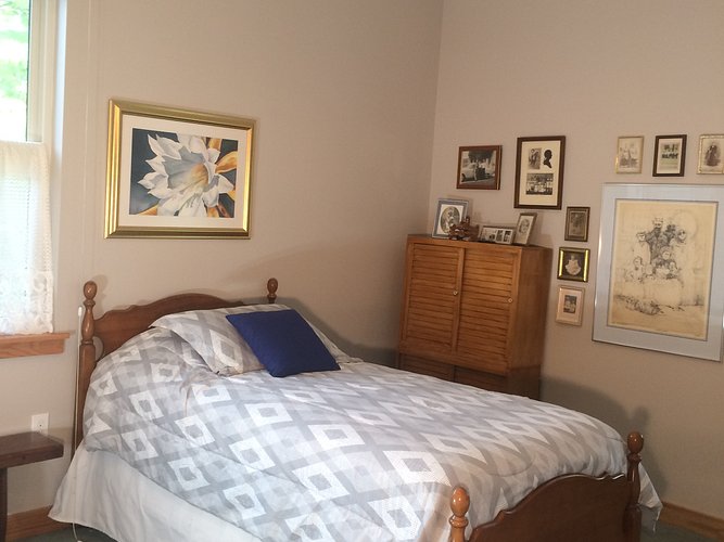 large single bedroom with natural light